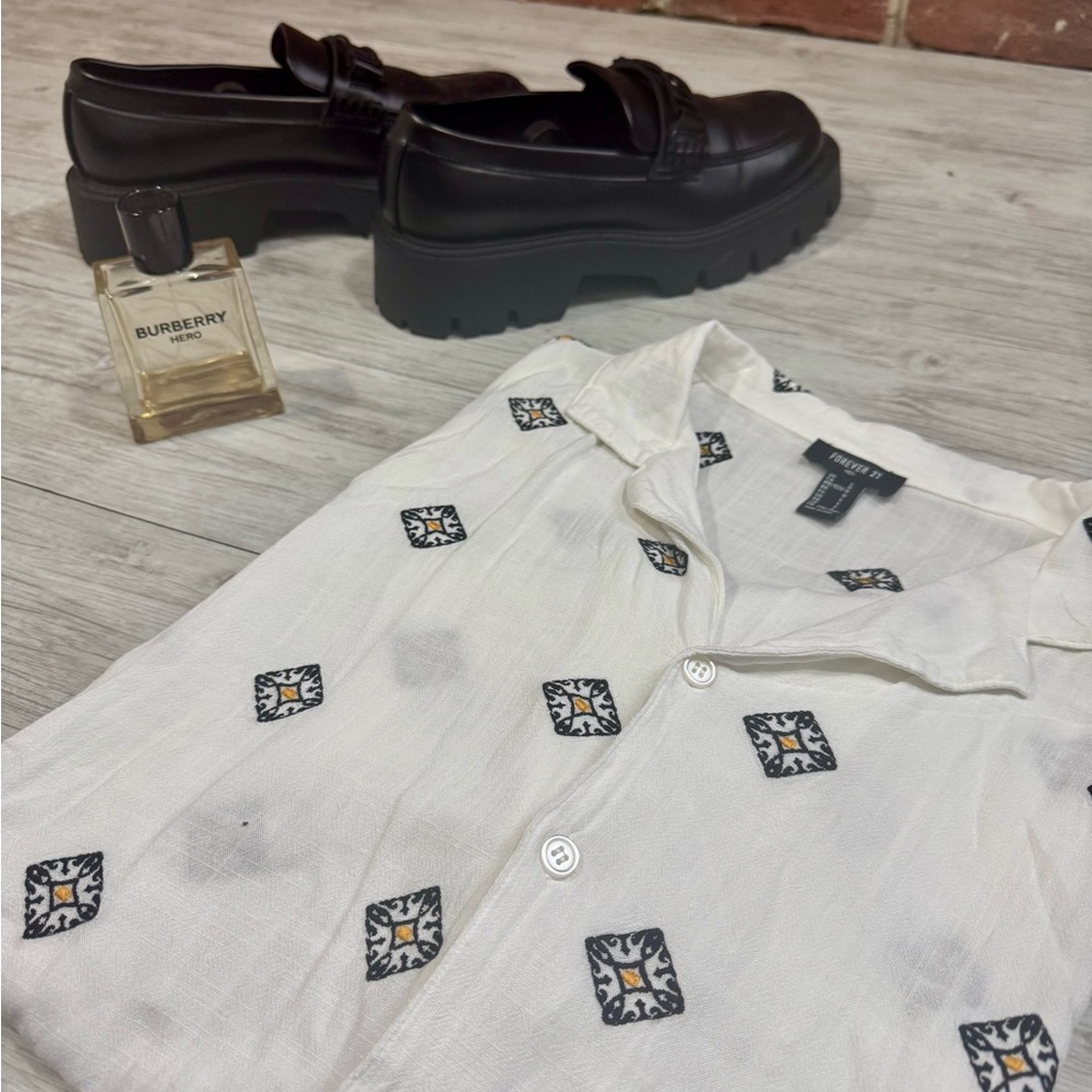 Short Sleeve Button-Up - Picture 2 of 5